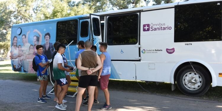 El Ómnibus Sanitario se encuentra en la vecinal de barrio Belgrano