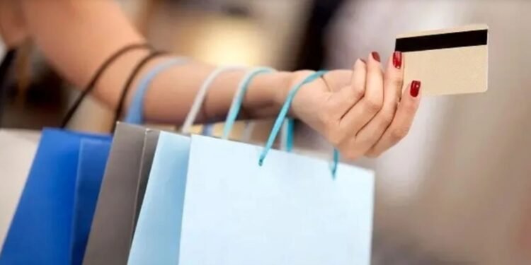 Se anunciará un aumento en los límites para compras con tarjetas de crédito