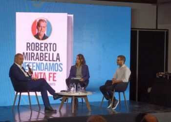 Roberto Mirabella presentó su libro “Defendamos Santa Fe” en Rafaela