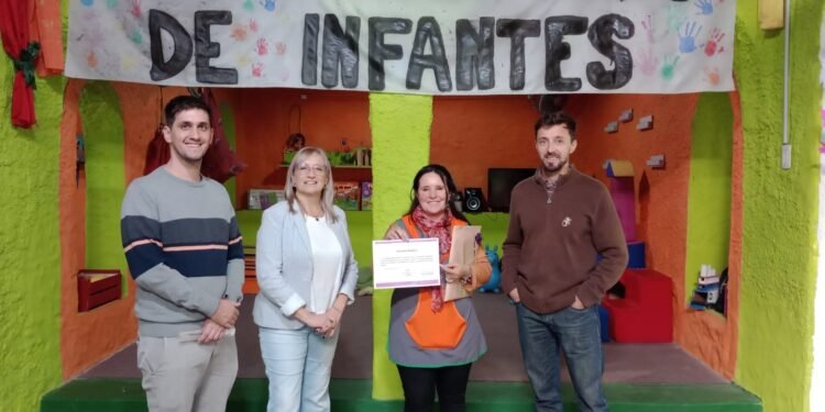 La Municipalidad reconoce a jardines privados por su compromiso con la calidad educativa