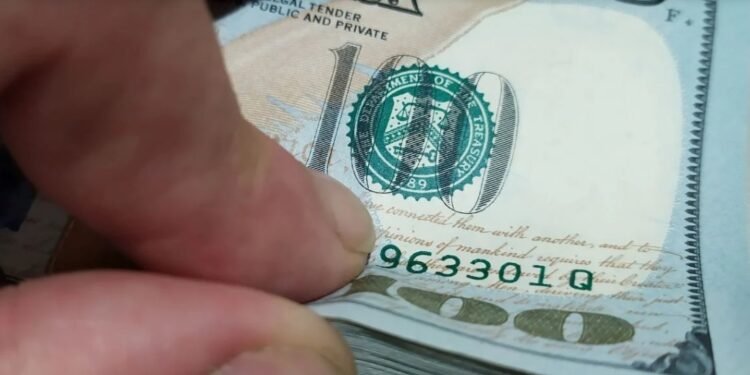 A cuánto se vende el «blue» en la primera jornada de nuevas medidas para contener el dólar