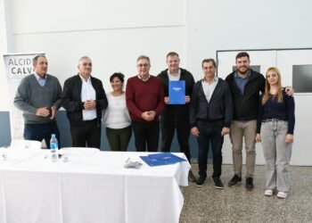 Castellano participó de la entrega de aportes para formación laboral