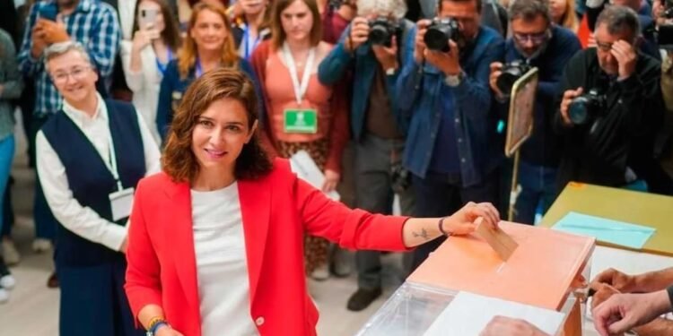 Elecciones en España Díaz Ayuso celebró su triunfo en la Comunidad de Madrid y gobernará con mayoría absoluta