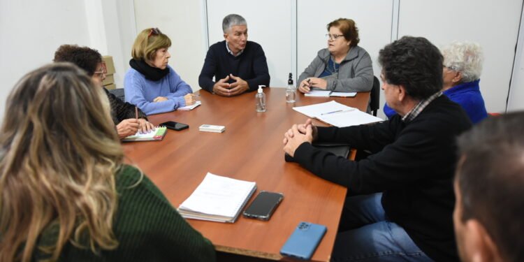 Representantes del Consejo de Adultos Mayores se reunieron con el municipio