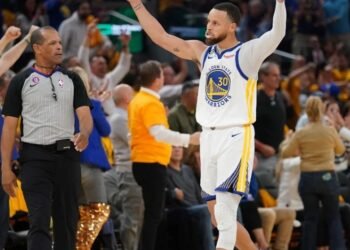 NBA:  Golden State Warriors aplastó a Los Angeles Lakers e igualó la serie de semis de Conferencia Oeste
