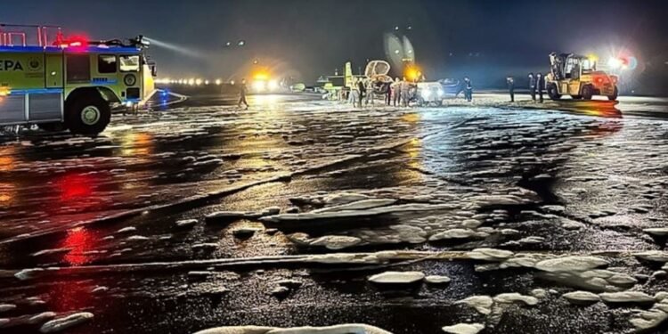 Un avión aterrizó en llamas en el aeropuerto de El Salvador