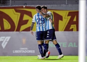 Racing venció al Aucas de Ecuador