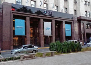 Afip extendió hasta fin de año el reintegro a compras con débito