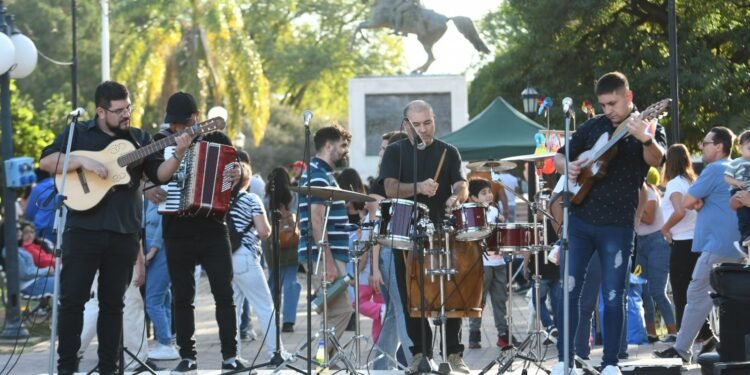 Plaza Feria tuvo otro finde con propuestas variadas