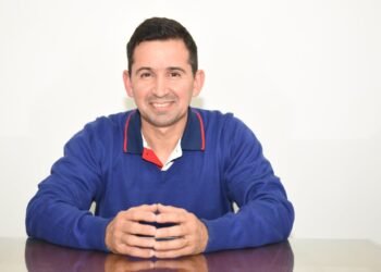 Se suma un nombre a la grilla de precandidatos a senador