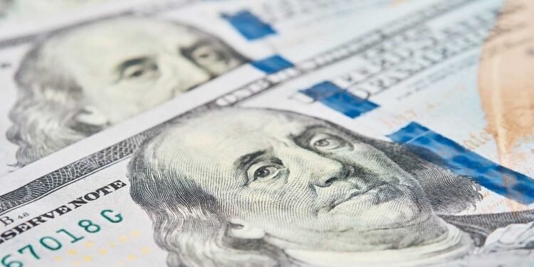 Cotizaciones Dólar hoy: a cuánto se vende el «blue» en el inicio de la semana