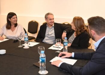 Dirigentes socialistas mantuvieron una reunión con el expresidente de España