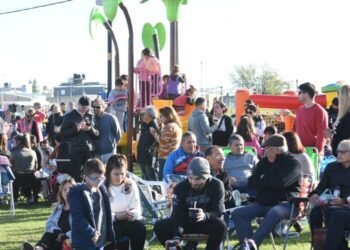 Bo. Antártida Argentina: Multitudinaria fiesta barrial