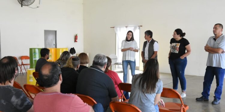 Trabajo con las vecinales para llegar con el mensaje ambiental a la ciudadanía