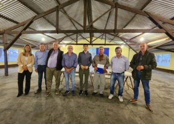 Continúa asistiendo a los productores afectados por la sequía