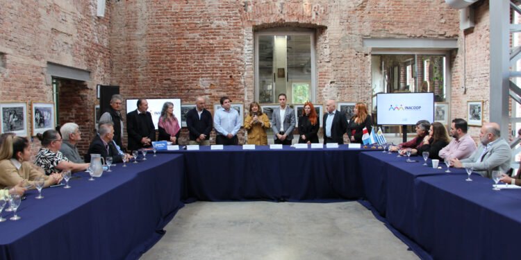 El asociativismo santafesino fortalece lazos con Uruguay y la Región Centro