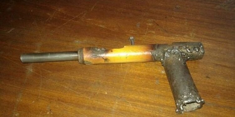 Frontera: un chico fue a la escuela con una tumbera
