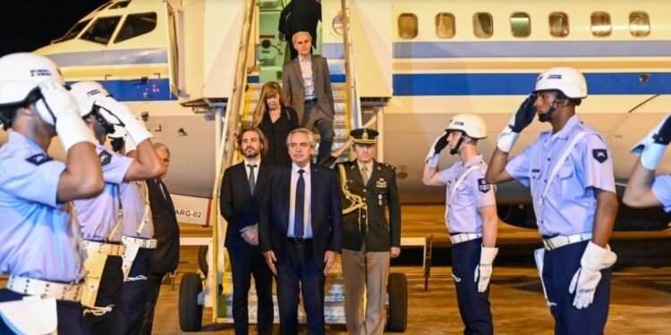 Inicia este martes Alberto Fernández ya está en Brasil para participar de la reunión de Unasur