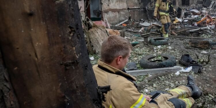 Guerra en Ucrania La ciudad natal de Zelenski fue golpeada por un bombardeo ruso: diez muertos