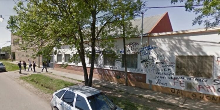 Zona oeste Rosario: un chico de 14 años fue a la escuela con una pistola en su mochila