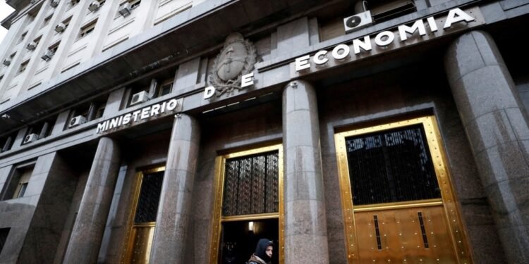 Vencimientos El gobierno paga este viernes 2.700 millones de dólares al FMI
