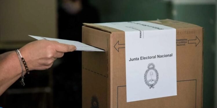 Elecciones 2023 El oficialismo cambió de nombre y se encamina a la interna; la oposición definió los pisos