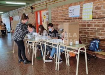 Elecciones 2023: llegan las designaciones de autoridades de mesa, ¿qué pasa si alguien no concurre?