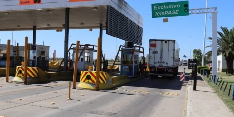 Levantan las barreras de peajes por una protesta de los trabajadores