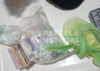 Allanamiento de la Policía Federal en Bo. 2 de Abril: entre sus bragas, lo que estaban buscando
