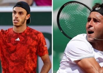 Cerúndolo y Etcheverry juegan en busca de los cuartos de final de Roland Garros
