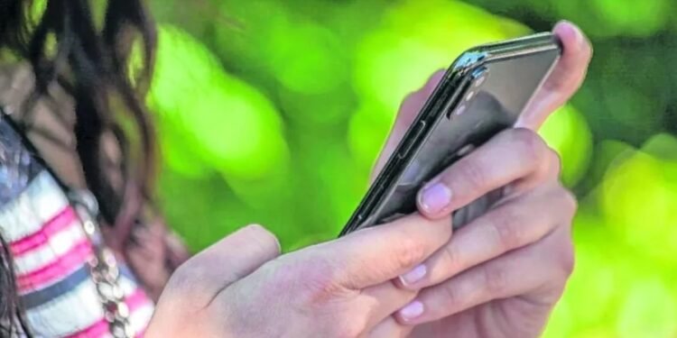 En Santiago del Estero Una niña de 12 años se realizó cortes en los brazos por un reto viral