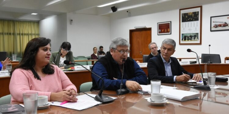 El jefe de Gabinete brindó el informe semestral de gestión