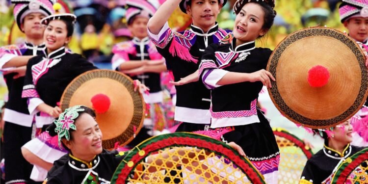 Se inaugurará una muestra sobre trajes típicos de las minorías étnicas de China