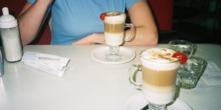 La artista Virginia Molinari presenta su libro en el Museo Municipal de Arte “Dr. Urbano Poggi”