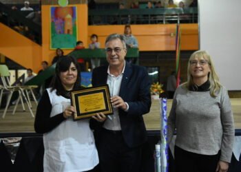 Castellano participó del acto por los 50 años de la Escuela Lisandro de la Torre