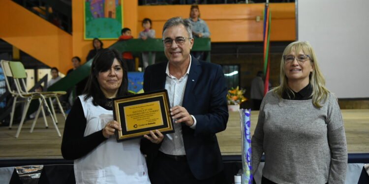 Castellano participó del acto por los 50 años de la Escuela Lisandro de la Torre