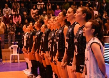 Ante una multitud, Las Panteras superaron a Cuba en el Coliseo del Sur