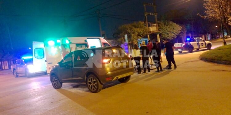 Una bicicleta, una moto y tres autos partícipes en dos accidentes