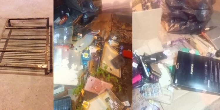 Incidentes: Fundas de celulares y parrilla abandonada en calles de la ciudad.