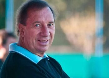 Con una visita especial Revelaron una nueva foto de Bilardo: cómo es su estado de salud