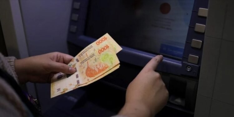 Alivio fiscal Massa anunció que los salarios de hasta $ 880 mil no pagarán Ganancias sobre el aguinaldo