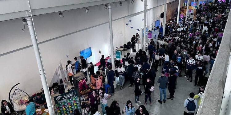Con gran concurrencia de estudiantes se realizó la ExpoCarreras 2023