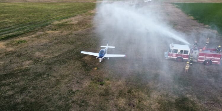 El Aero Club presentó un nuevo avión para su Escuela de Vuelo