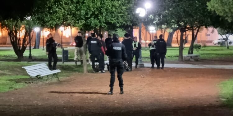 Importante despliegue policial en la Plaza 25 de Mayo: intentaron robar una moto