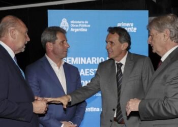 Con eje en Vaca Muerta Junto a Perotti, Katopodis destacó que «hay más de 6.000 obras públicas en ejecución»