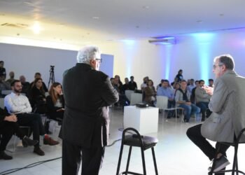 Luis Castellano participó de una jornada sobre Economía del Conocimiento