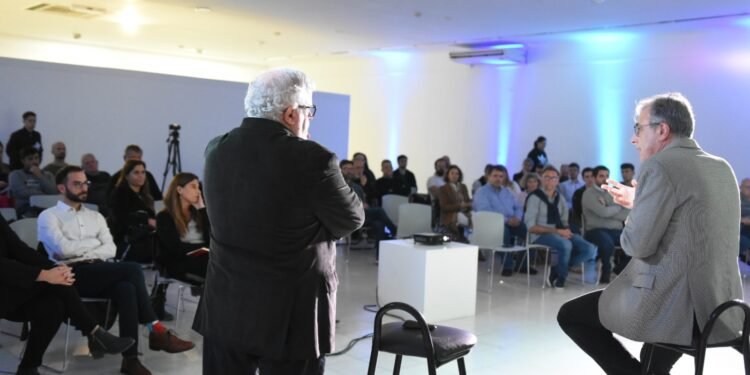 Luis Castellano participó de una jornada sobre Economía del Conocimiento