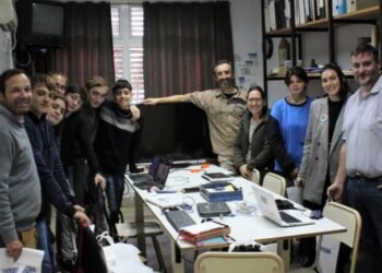Cuatro equipos de estudiantes santafesinos construirán un satélite para la competencia CANSAT Argentina