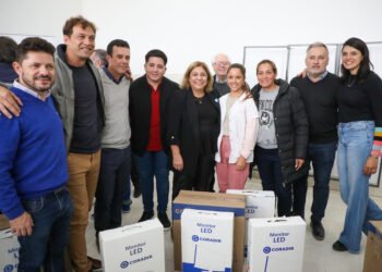 La provincia entregó equipamientos de alta tecnología para centros de Salud