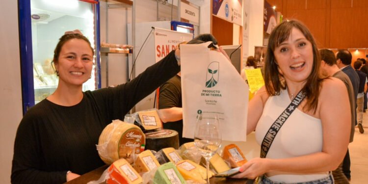 Nueva línea de crédito para licenciatarios de la marca “Producto de mi Tierra Santa Fe”